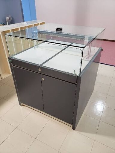 照明付き　ショーケース　大サイズ　什器　在庫1点