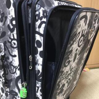 GUESS大型キャリー☆正規品☆