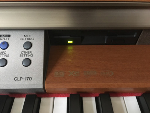 YAMAHA CLP-685B 2019年製 中古 電子ピアノ 木製鍵盤 椅子付き