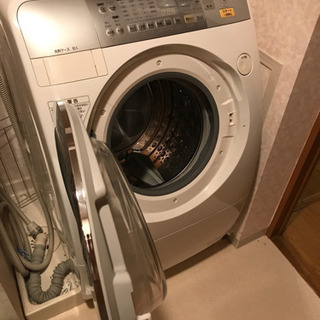 パナソニック 9kgななめドラム式洗濯機 NA-VR1100