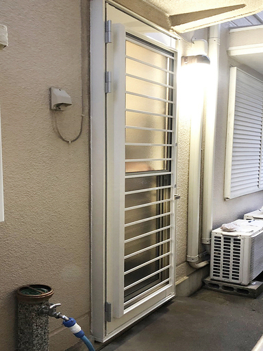 勝手口ドアを通風タイプに交換工事しました Ykkapかんたんドアリモ ワイドアルミ 舞岡のその他の無料広告 無料掲載の掲示板 ジモティー