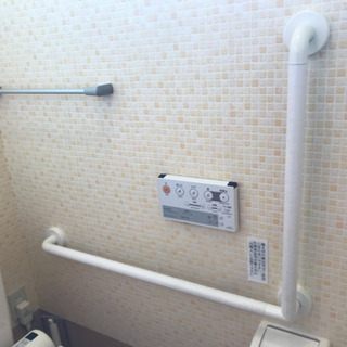 取引完了しました。トイレの手すり TOTO製 （壁にネジで固定、...