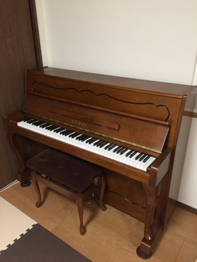 10/22最終大幅値下げしました。美品 人気のネコ脚 カワイ ピアノ C113N  