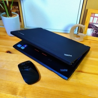 corei7メモリ8Gで超高性能！　とても美品☆　12.5インチのコンパクト軽量で持ち運びが便利♪　大容量500G！　最新Windows10　64Bit　　高級感のあるマットブラック　　マウス付き 　ノートパソコン　無線LAN　Wi-Fi対応 　Webカメラ搭載