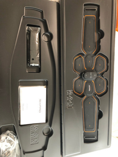 美品SIXPAD Abs Belt、Arm Belt両腕分、専用ジェルシート複数