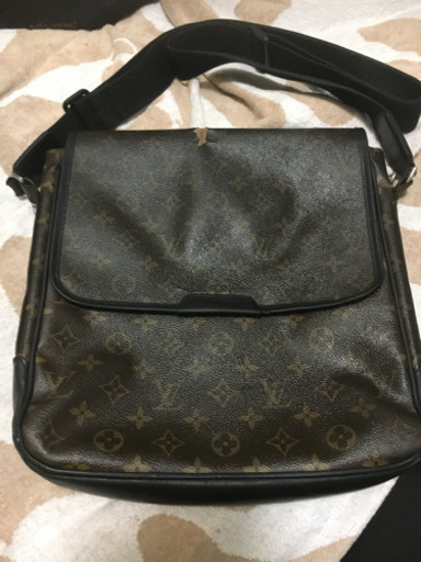 LOUIS VUITTON ショルダーバック