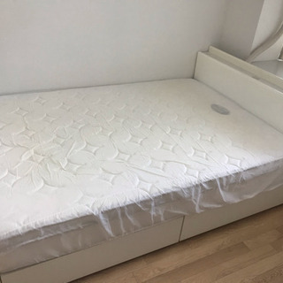 ニトリ ダブルサイズ ベッド  マットレス ホワイト