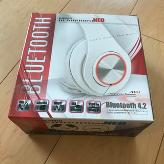 Bluetoothヘッドホン ホワイト新品