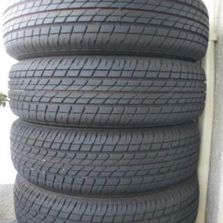 13インチ軽自動車用　未使用に近いタイヤ、ホイールカバー付き