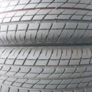13インチ軽自動車用　未使用に近いタイヤ、ホイールカバー付き