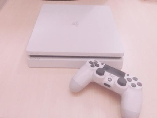 【お引き取り者様決まりました】PS4（白） 型番CUH2200