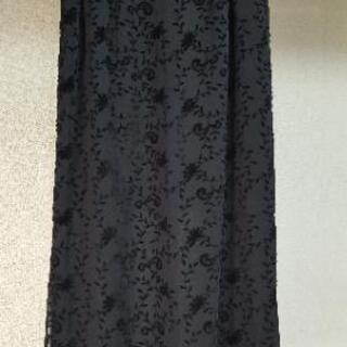 黒ロングスカート　(シフォン+花柄フロッキー2枚重ね)