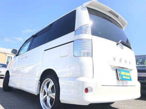 6 カーズ大阪 全国最安値 17年ヴォクシーｚ白 低走行8万キロ Etc Hddナビ Dvd Hid タイミングチェーン 3列8人乗 カーズ 大阪 金剛のヴォクシーの中古車 ジモティー