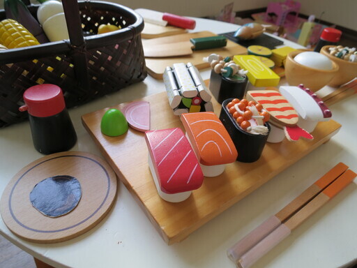 ウッディプッディ 木製おままごとスペシャルセット】おすしセット