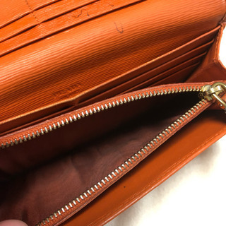 PRADA 財布 元値7万円以上