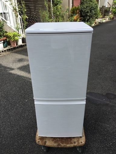 見つけた方ラッキ〜〜シャープ 2ドア 冷蔵庫