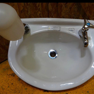 （4114-0）TOTO 壁掛 手洗器 L30DM 蛇口 水石けん入れ・蛇口・S字配管付 洗面器 シンク　手洗いボウル　T205NRC　中古品