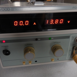 定電圧電源　無線機測定等に最適