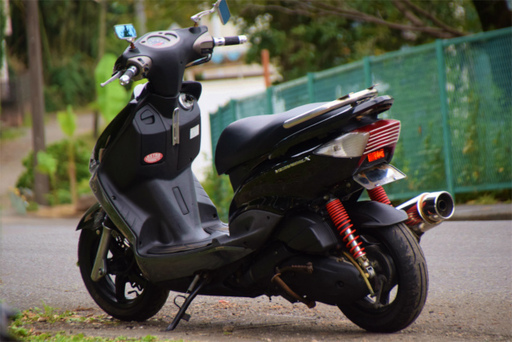 ☆シグナスX SR☆SE12J☆社外マフラー☆タンデムバー☆フェンダーレス