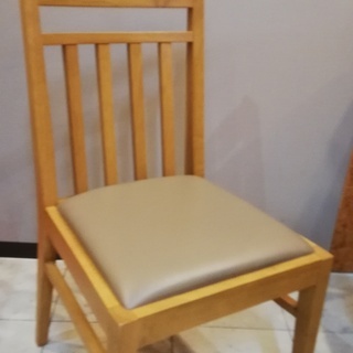 とても丈夫な、和テイストのきれいな椅子です。