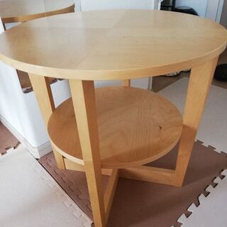 IKEA　丸テーブル　サイドテーブル