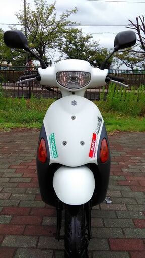 優れたエンジン。鈴木（レッツ4）。 フロントブレーキパッドは新品です。 バックブレーキパッドは新品です。 シートカバーは新品です。 エンジンオイルは新品です。 フロントタイヤはほとんど新品です。 バックタイヤはほとんど新品です。