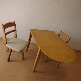 ニトリで買ったダイニングテーブルと椅子２脚