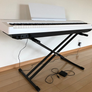 新品同様！3点セット◆ヤマハ YAMAHA 電子ピアノ Pシリーズ 88鍵盤 ホワイト P-125WH◆X型キーボードスタンド ダブルレッグ 新品同様！3点セット◇ヤマハ YAMAHA 電子ピアノ Pシリーズ 88鍵盤