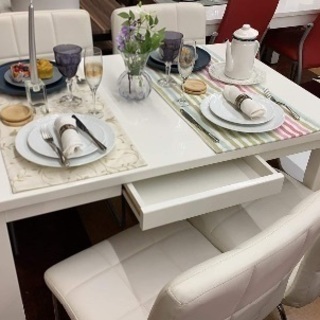 押入れ付きの机＋イス4個セットを入荷致しました！