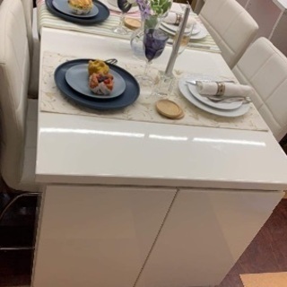 押入れ付きの机＋イス4個セットを入荷致しました！