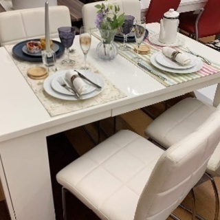 押入れ付きの机＋イス4個セットを入荷致しました！