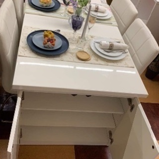 押入れ付きの机＋イス4個セットを入荷致しました！