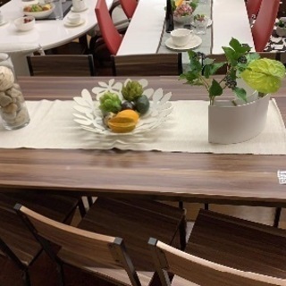 ブラウンの机＋イス6個セットを入荷致しました！