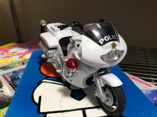白バイ サイレンが鳴り ライトが光ります ままっち 武蔵境のおもちゃ 乗り物 ミニチュア の中古あげます 譲ります ジモティーで不用品の処分