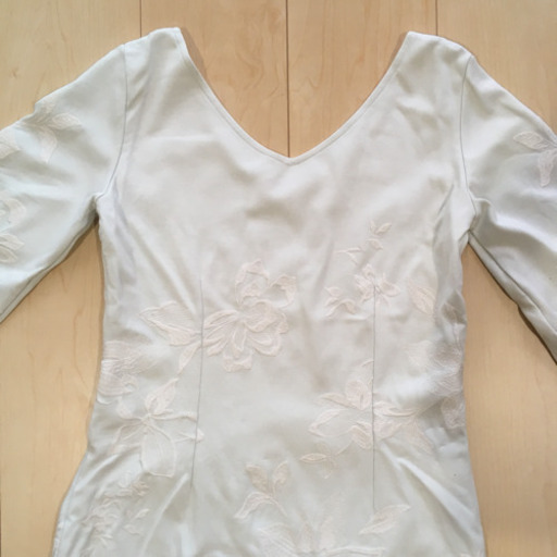 Rienda 花柄刺繍入りワンピース Ki Ki 青山のワンピースの中古 古着あげます 譲ります ジモティーで不用品の処分