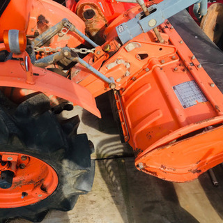 中古トラクタークボタB5001新品タイヤ4WDディーゼル