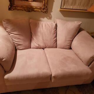 海外仕様🎠ソファーset( v^-゜)♪(小ソファーの方お引き取り決定しました❕)