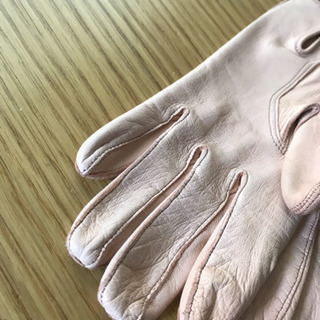 GUCCI】ピンクの革手袋 ※箱付き