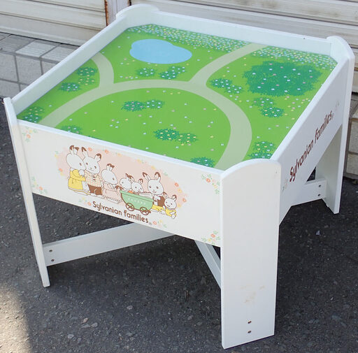 札幌市 シルバニアファミリー プレイテーブル サイズ 64X64x高さ48cm
