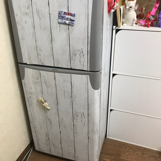一人暮らし用 冷蔵庫 ※インテリアシール貼ってあります