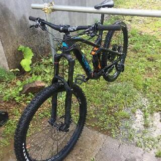 【値下げしました】【手渡し希望】【道内どこへでも配送します】CANYON STRIVE AL6.0 2018