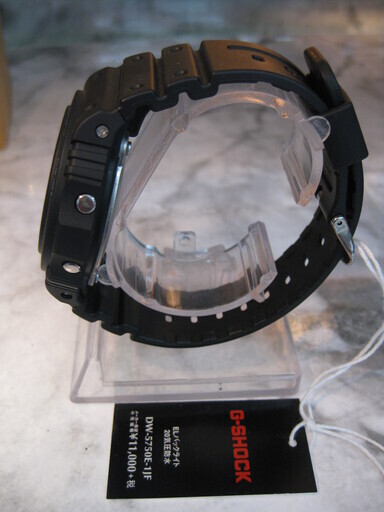 CASIO G-SHOCK DW-5750E-1JF  腕時計