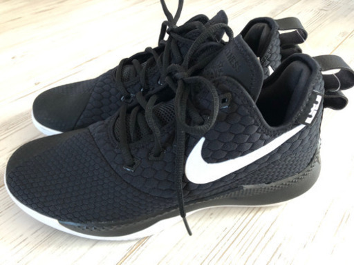 NIKE スニーカー