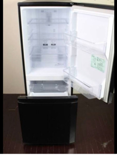 値下げ【美品】MITSUBISHI 単身用冷蔵庫 黒  2015年製 ※下敷き付き