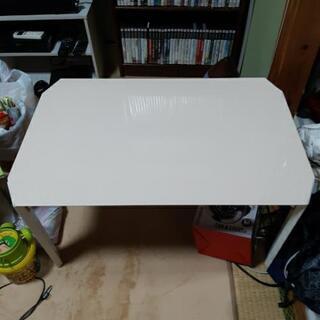 【終了】白のテーブル