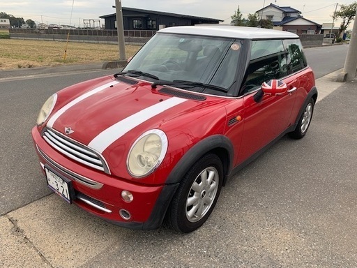 18年4月登録mini One km人気の赤白です タイミングチェーンですので交換は不要です D2x 越谷レイクタウンのミニ の中古車 ジモティー