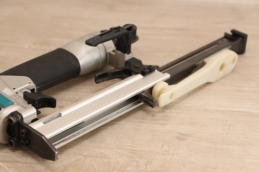 makita マキタ 常圧 25㎜ エアタッカ AT425A (9UD3393YGGw)