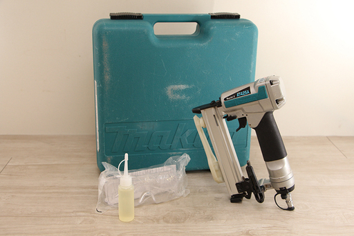 makita マキタ 常圧 25㎜ エアタッカ AT425A (9UD3393YGGw)