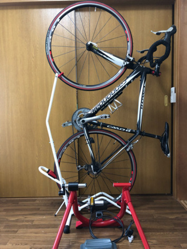 【ロードバイク】Cannondale CAAD8 ＋ 固定ローラー台 ＋縦置きバイクスタンド
