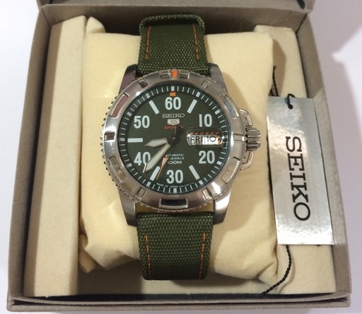 SEIKO 5 Sports 100M  ミリタリー Green  SRP215J2 日本製 自動巻